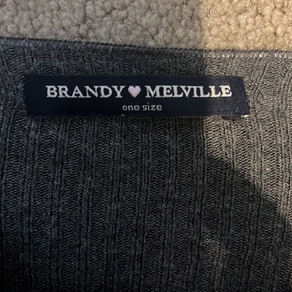 brandy melville long sleeve crop top - Picture 3 of 3